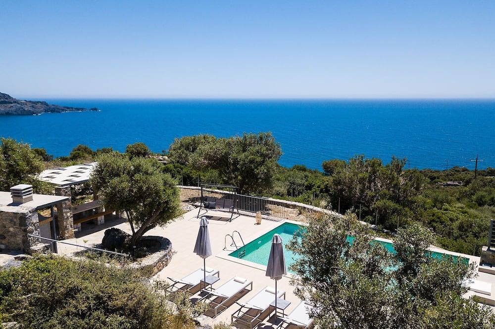 Villa avec vue imprenable sur la mer, intimité totale et piscine privée! A 2 km de la plage! in Région de Réthymnon