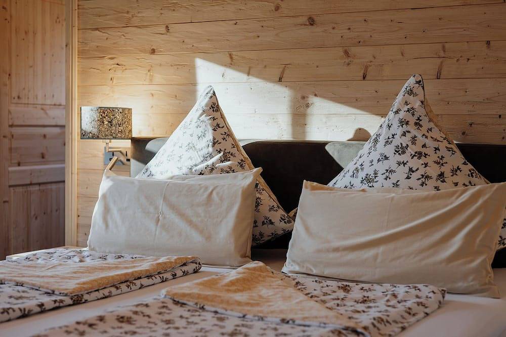 Ganze Wohnung, Modernes Chalet mit Whirlpool in Bayerbach, Bayerische Golf und Thermenland