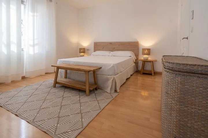 Casa de huéspuedes para 2 personas, con terraza además de jardín y piscina - 1