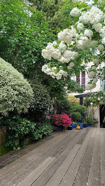 Gîte pour 2 personnes, avec vue ainsi que jardin et piscine, animaux acceptés à Pons