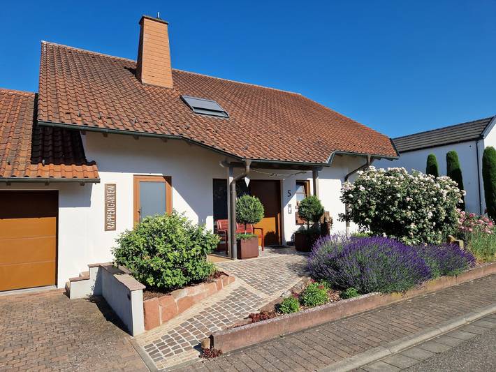 Ferienwohnung für 4 Personen, mit Terrasse und Garten in Kandel