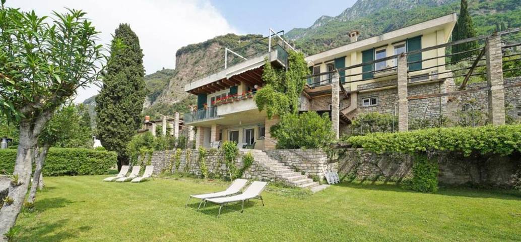 Ferienhaus für 12 Personen, mit Pool und Sauna sowie Garten und Seeblick, mit Haustier in Gargnano - 2