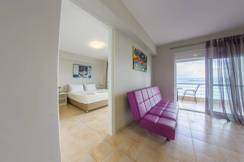 Ganze Wohnung, Direkt am Strand gelegene Ferienwohnung mit herrlichem Meerblick in Xiropigado, Kynouria