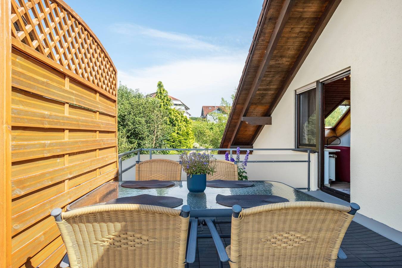 Ganze Wohnung, Ferienwohnung 6 mit Bergblick, großer Balkon und Wlan in Bad Bellingen, Südschwarzwald