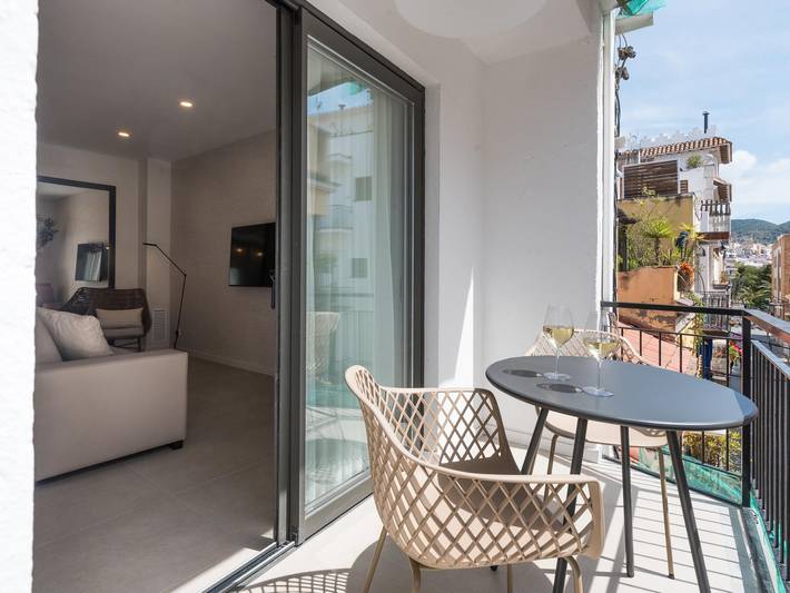 Apartamento vacacional entero, Acogedor apartamento de 1 dormitorio con balcón, a 500 m del centro de Sitges in Platja de Sant Sebastià (Sitges), Sitges