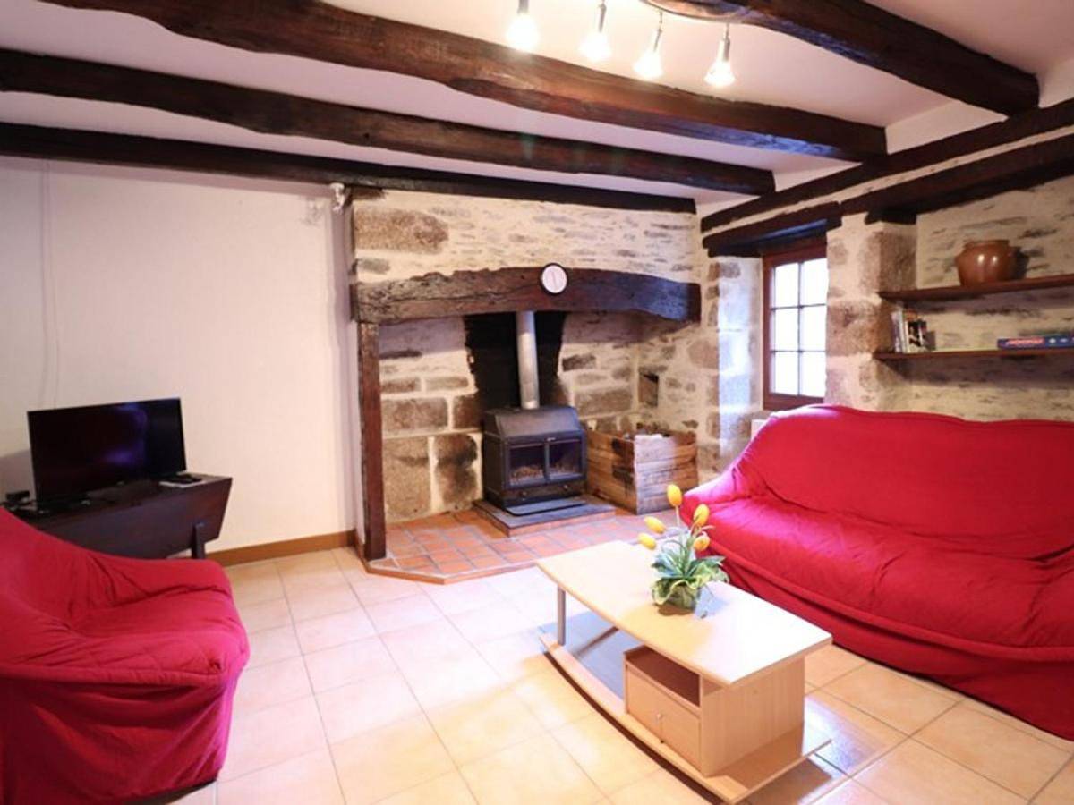 Gîte Marcolès, 3 pièces, 4 personnes - Fr-1-742-67 in Marcolès, Région d'Aurillac