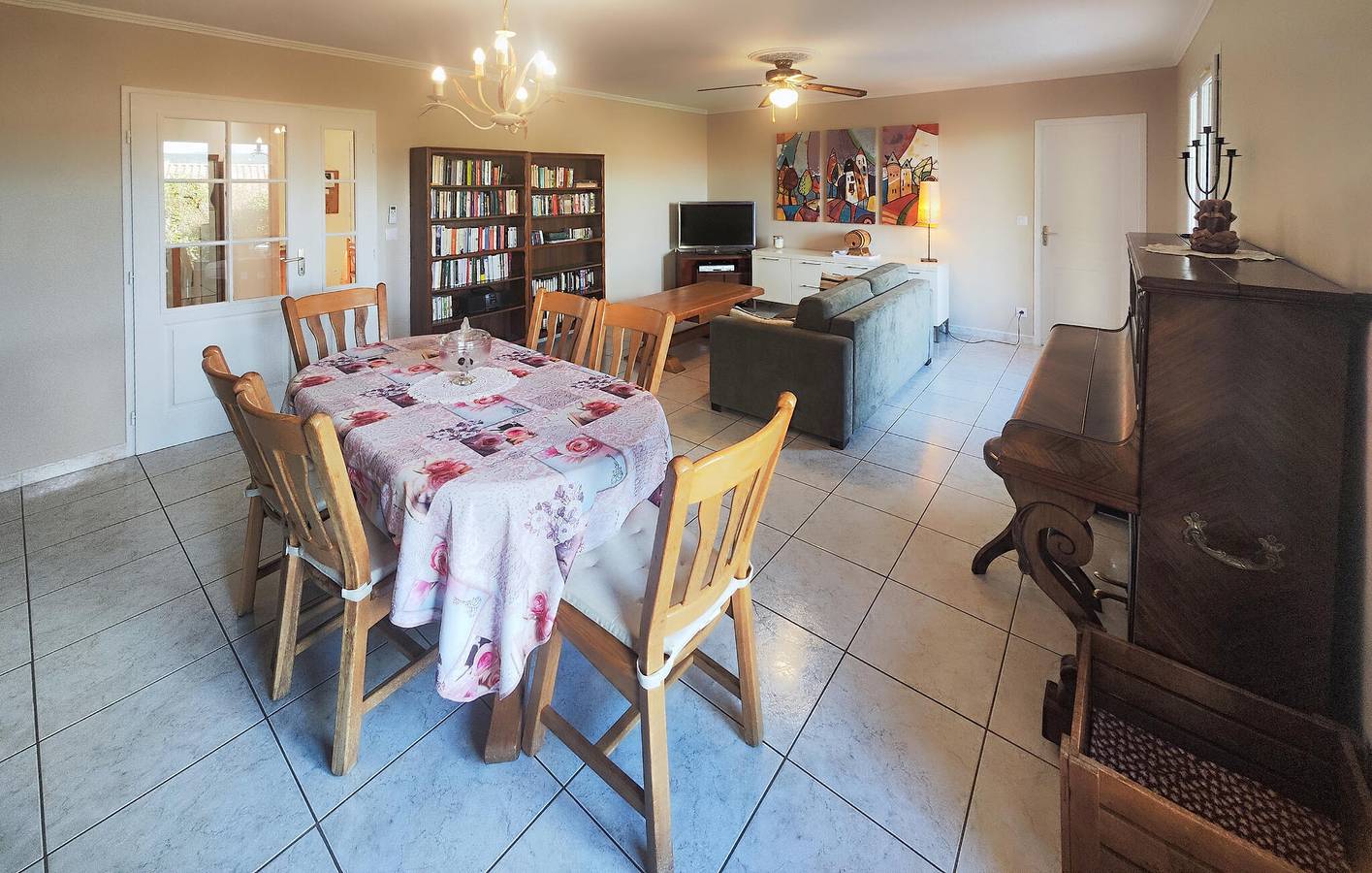 Appartement confortable avec Wi-Fi et parking près de Saint-Chinian in Saint-Chinian, Région de Béziers