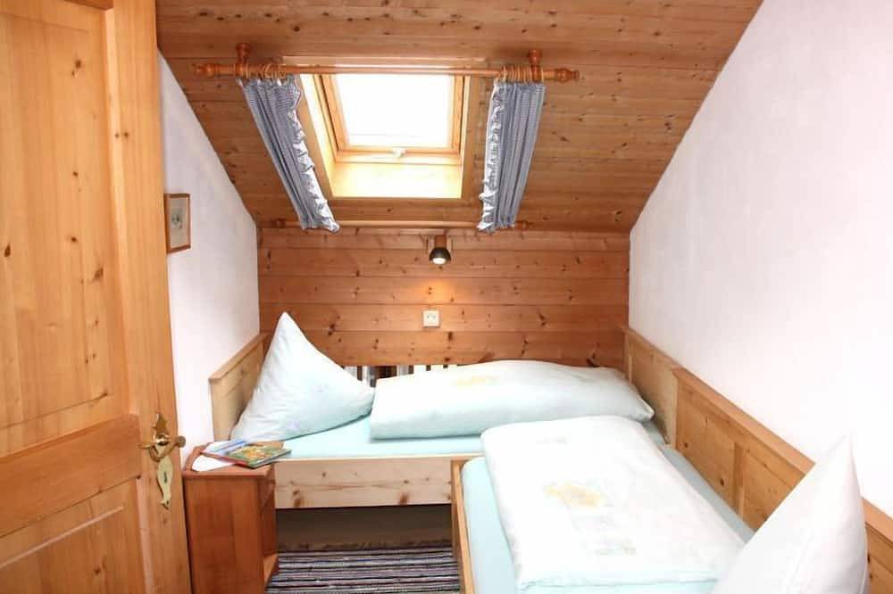 Ganze Wohnung, Ferienwohnung 47m², Bauernhof, Balkon, 2 Schlafzimmer, Wohnküche, Sat-Tv, W-Lan in Frasdorf, Bayerische Alpen