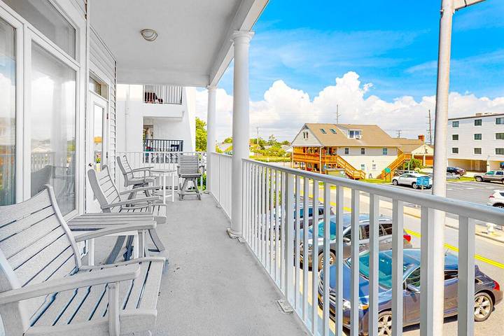 Beach rental for 12 people, with balcony in Ocean City