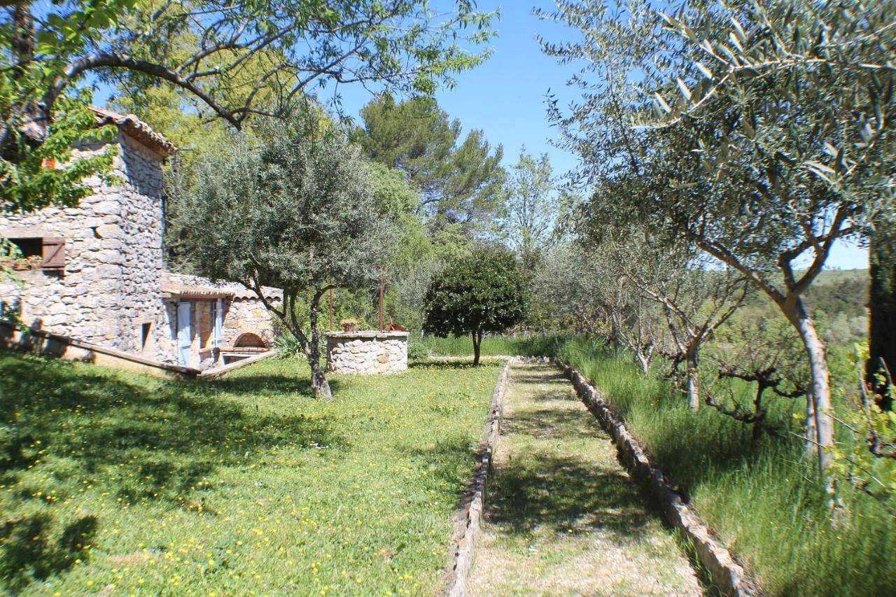 Double Room with Garden View in Fox-Amphoux, Région de Brignoles
