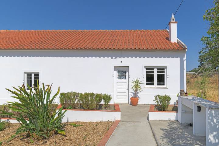 Country House 'Quinta Da Corte' with Private Garden, Balcony and Wi-Fi in São Francisco da Serra, Costa Alentejana