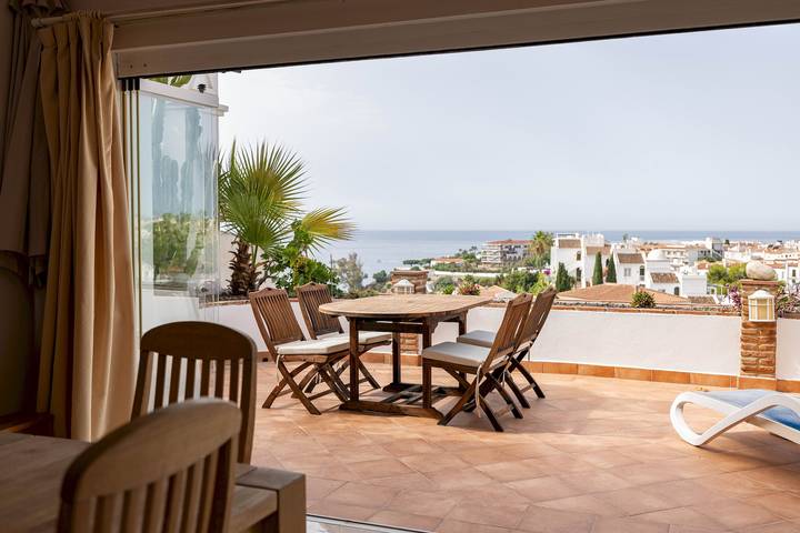 Apartamento entero, Apartamento de vacaciones para 4 personas con terraza in Playa de Burriana, Nerja