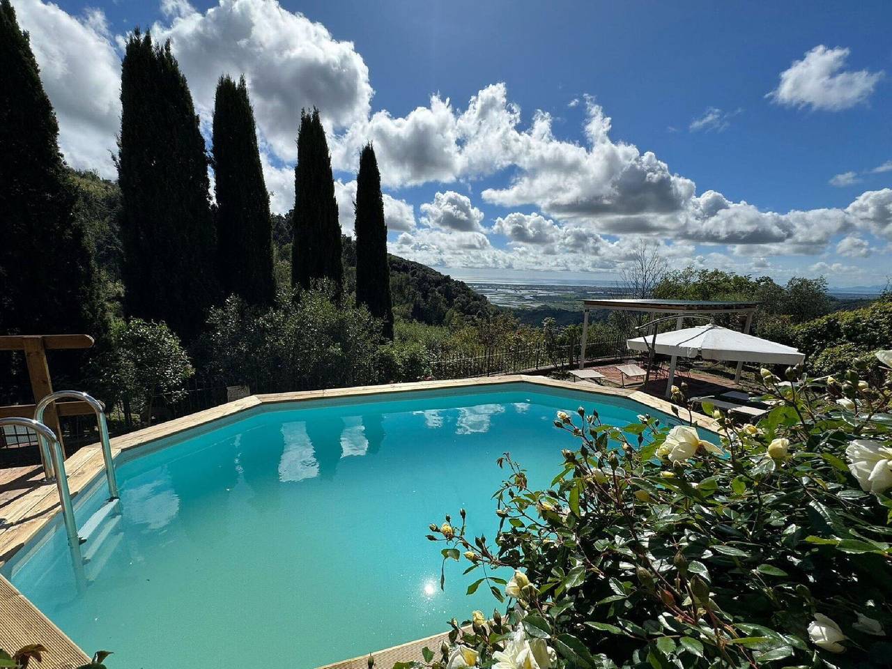 Casa in pietra a Chiatri con vista lago in Lucca, Riviera Toscana