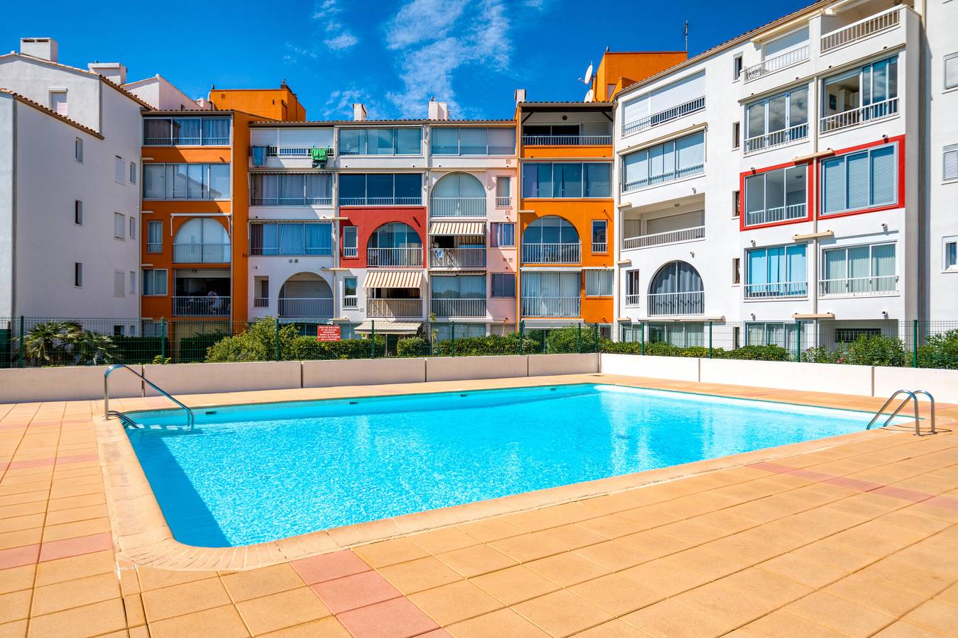 Appartement entier, Appartement 'Cap d'Agde' avec piscine partagée, Wi-Fi et climatisation in Cap d'Agde, Agde