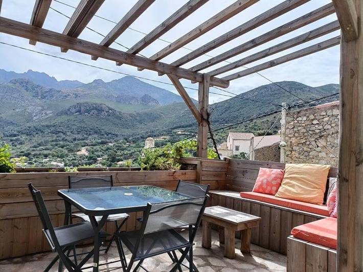 Gîte pour 4 personnes, avec Terrasse et Vue à Moncale