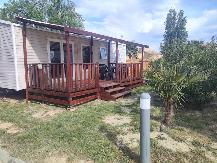Location de vacances pour 6 personnes, avec jacuzzi et jardin ainsi que sauna et piscine dans Office De Tourisme De Narbonne Plage - 4