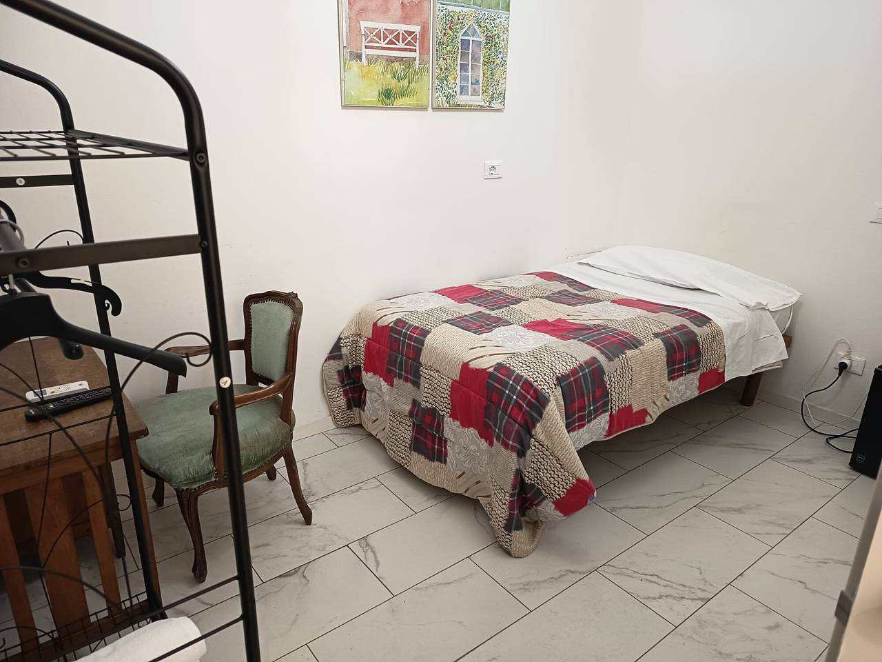 Room 'Camera Peonia - Singola' with Shared Garden, Wi-Fi and Air Conditioning in Prato, Prato Province