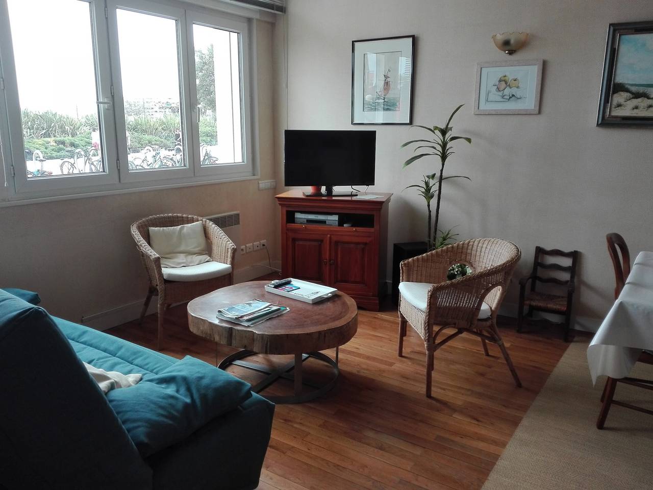 Entire apartment, Beachfront T4 Apartment with Garage – Les Sables d'Olonne in Les Sables-d'Olonne, Vendée