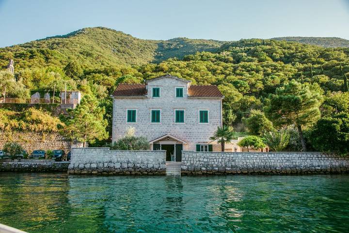 Villa für 10 Personen, mit Terrasse und Garten in Montenegro