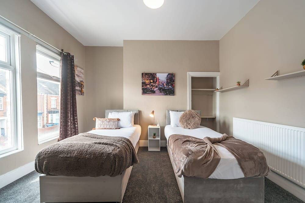 Shalom Stylish City  by Jesouth in Kingston-upon-Hull, Yorkshire and the Humber