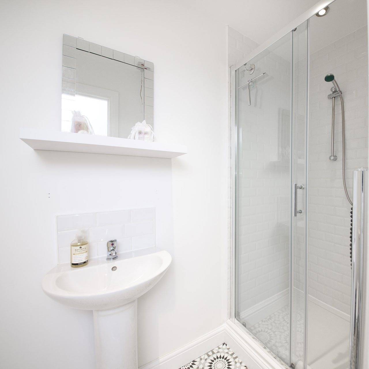 Monolocale intero, Guestready - Ritiro monocromatico in Liverpool, Merseyside