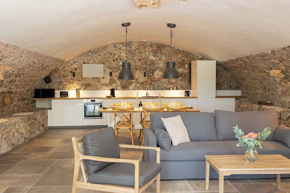 Gîte Syrah Confortable et Raffiné Pour 6 Personnes au Coeur D'un Vignoble Varois in Gonfaron, Brignoles region