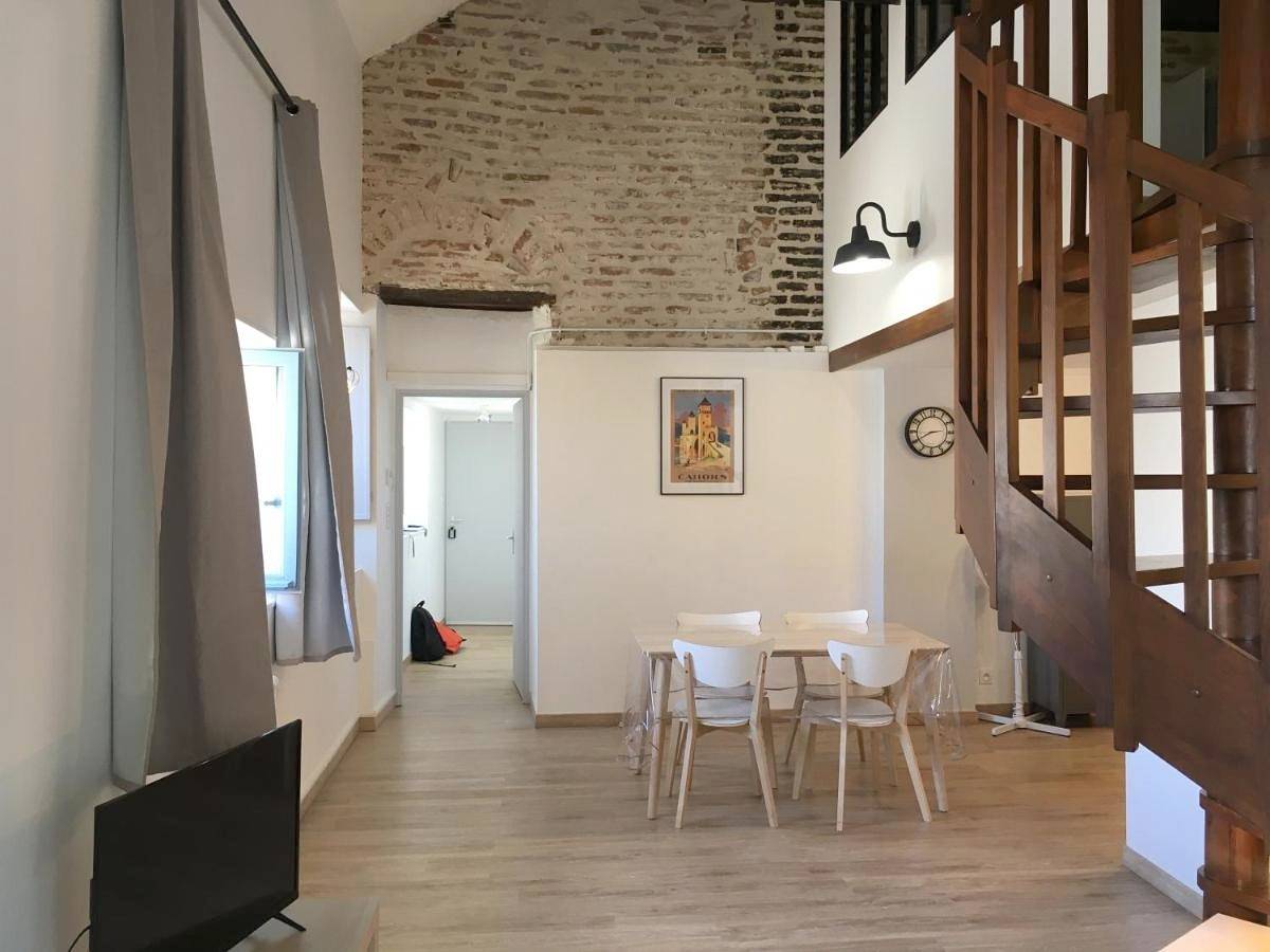 Appartement entier, Le Loft Du Chateau Du Roi in Cahors, Lot