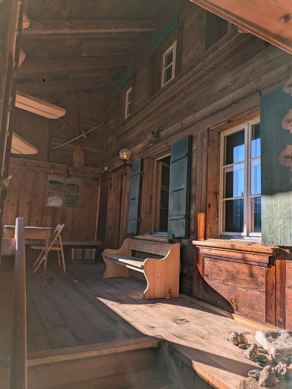 Ganze Ferienwohnung, Wohnung in Simmentaler Haus aus dem 16 Jahrhundert in Saanenmöser, Zweisimmen