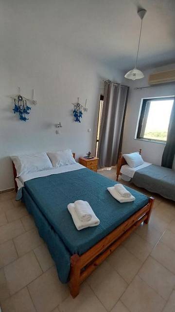 Cottage pour 2 personnes, avec balcon ainsi que vue et jardin dans Palekastron