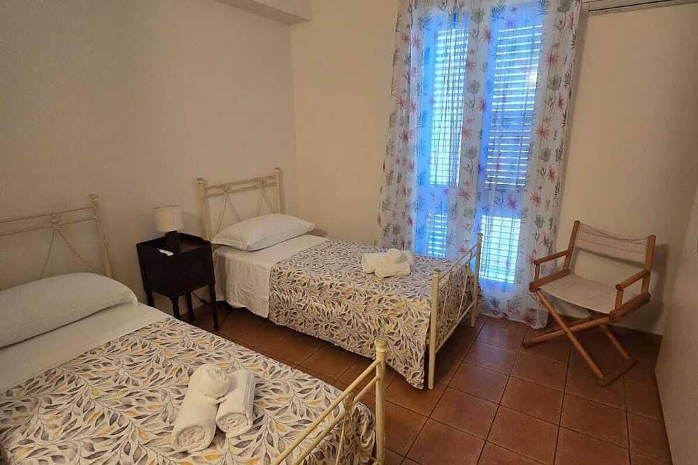 Cozy two-story house in the center of Marzamemi and 100 meters from the sea in Marzamemi, Provincia de Siracusa