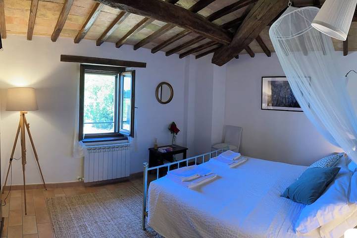 Apartamento entero, Apartment with a pool and garden in the hills of Montefalco. in Montefalco, Provincia de Perugia