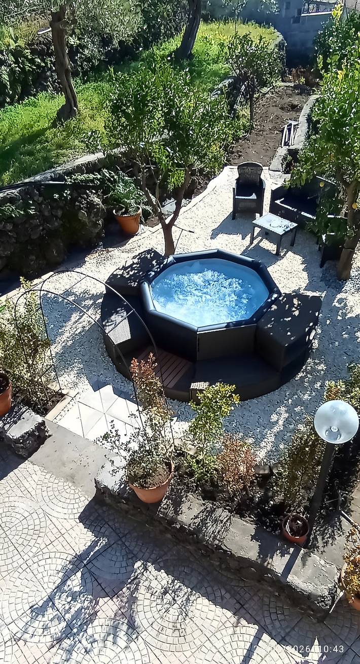 Ganze Wohnung, Apartment 'Giulia' mit Pool, Meer- und Ätnablick sowie privater Terrasse in Mascali, Ätna