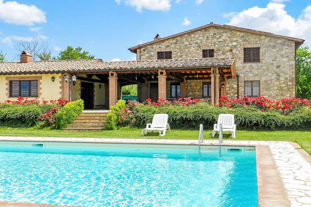 Spaziosa villa con piscina privata e vista panoramica sulle colline umbre, a soli 15 minuti da Todi in Collazzone, Perugia e dintorni