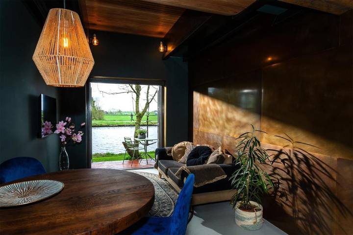 B&b voor 2 personen, with Terras and Tuin as well as Uitzicht in Waterland