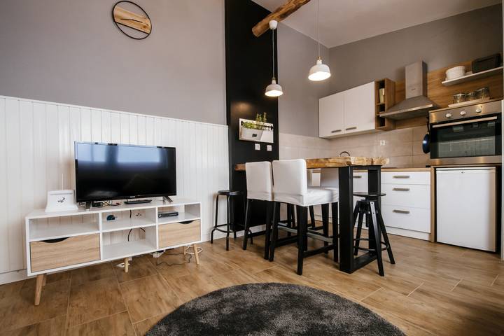 Ferienwohnung für 6 Personen, mit Balkon und Terrasse in Razanac - 3