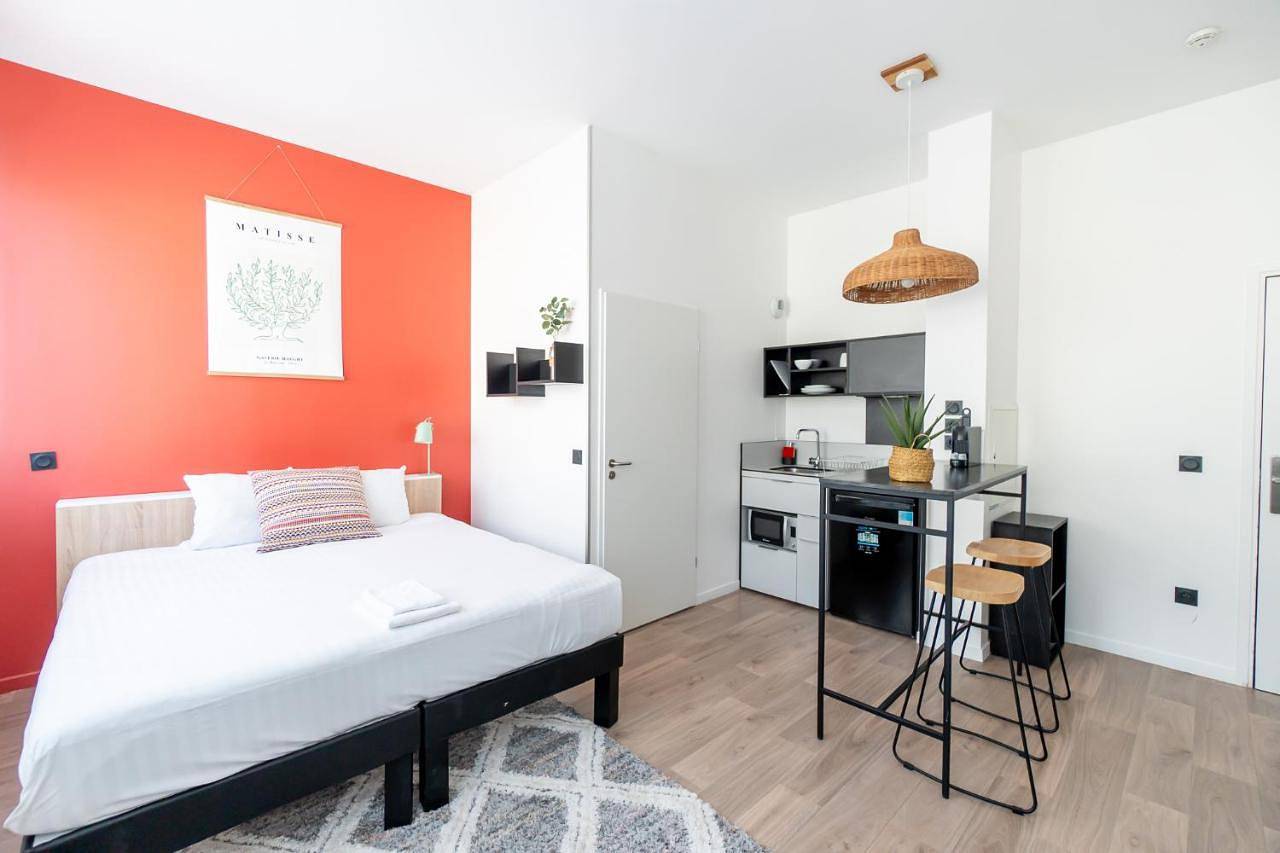 Studio Apartment in Palaiseau, Essonne