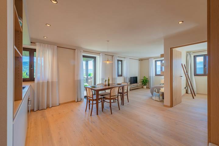 Ferienwohnung für 4 Personen, mit Balkon und Terrasse sowie Garten und Seeblick am Kalterer See - 4