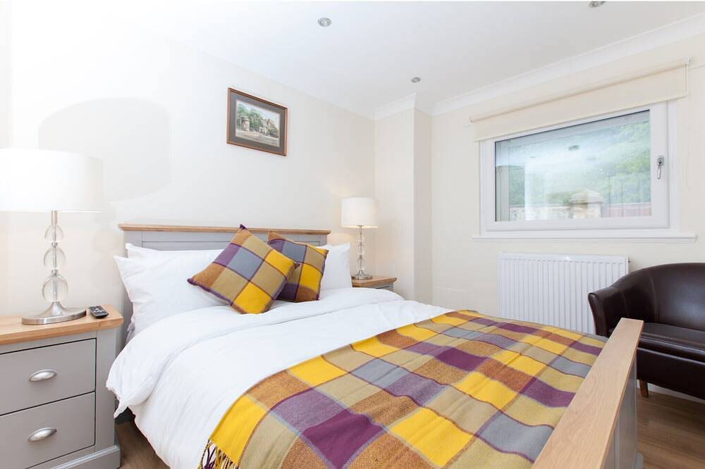 Pass the Keys | Historic Stone Built 4 bedroom Cottage with private car park in Edimburgo, Lothian
