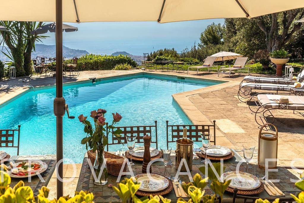 Ferienhaus mit Pool und Meerblick in Nizza in Falicon, Mittelmeerküste (Frankreich)
