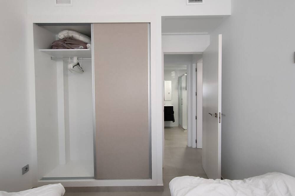 Entire apartment, Villa Amalia 16: Top floor apartment with solarium in Mar Azul Torrevieja, Torrevieja