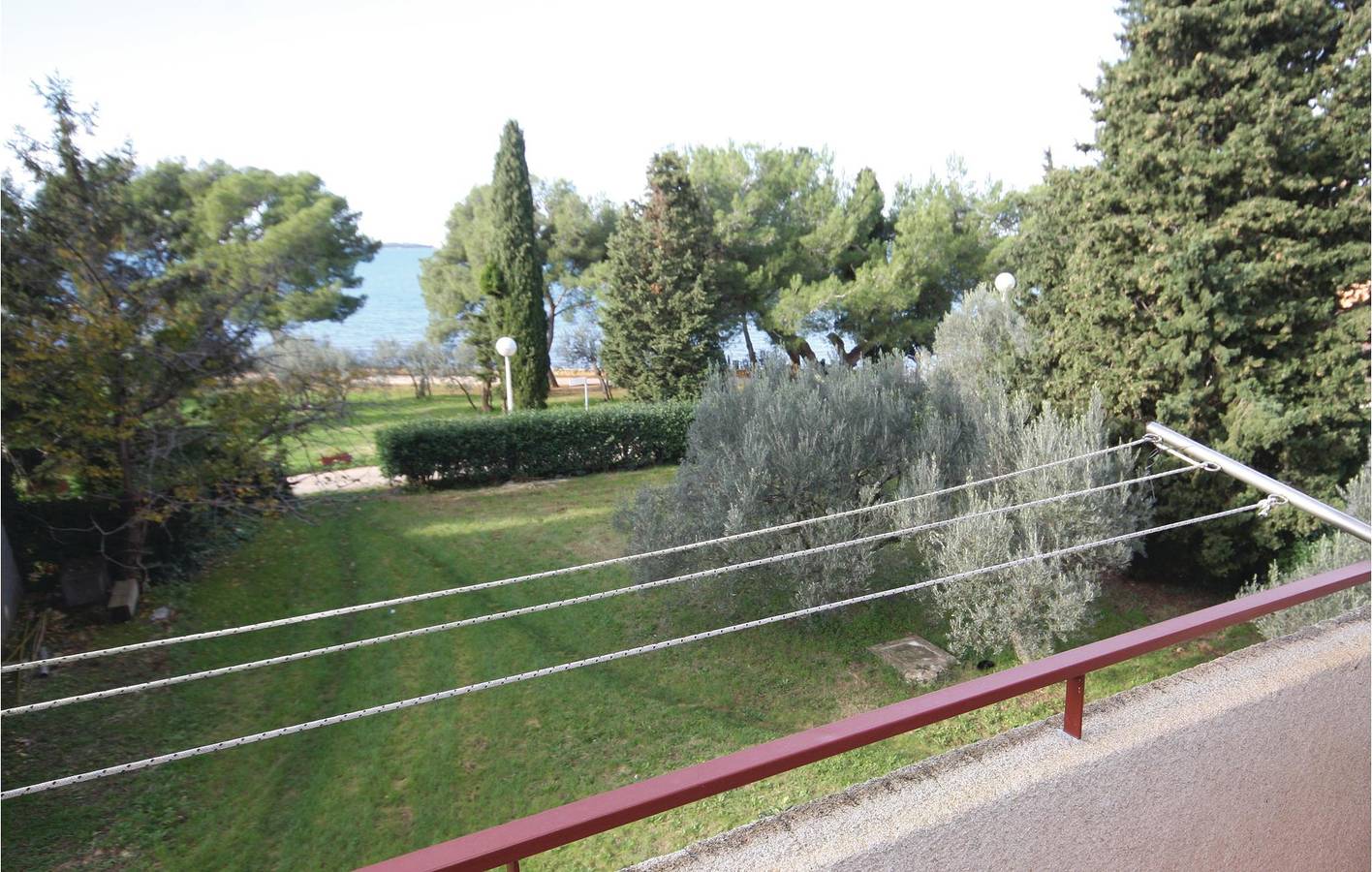 Ganze Ferienwohnung, Gemütliche Ferienwohnung mit Meerblick in der Nähe von Fast-Food-Restaurants und 2 km von der Küste entfernt in Fazana, Südküste Istrien