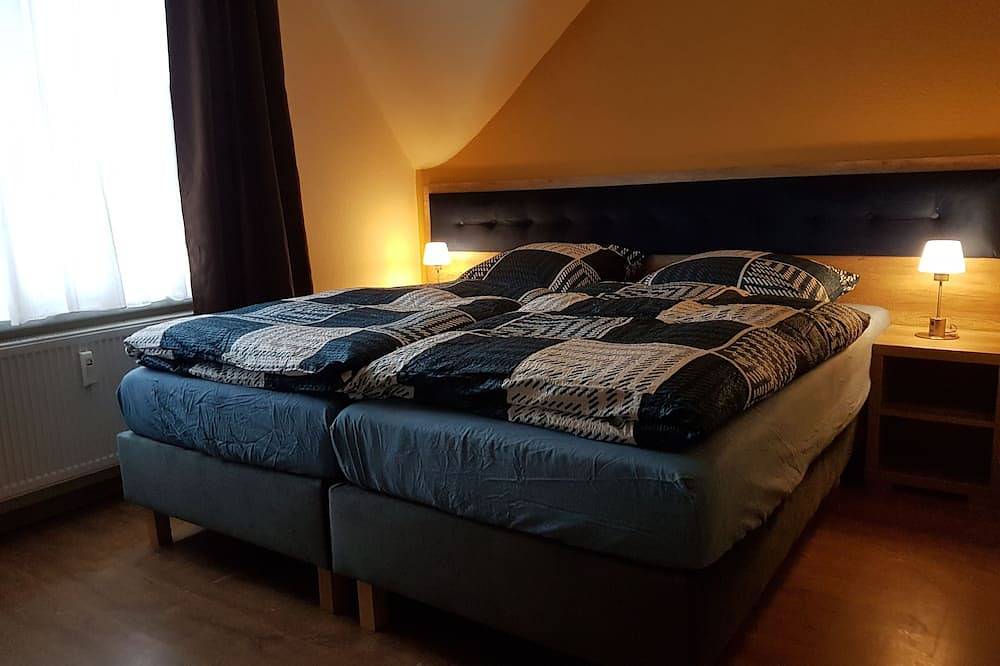 Ganze Wohnung, Ferienwohnung für 4  max. 5 Personen in Arnstadt inkl.Stellplatz in Arnstadt, Thüringer Kernland