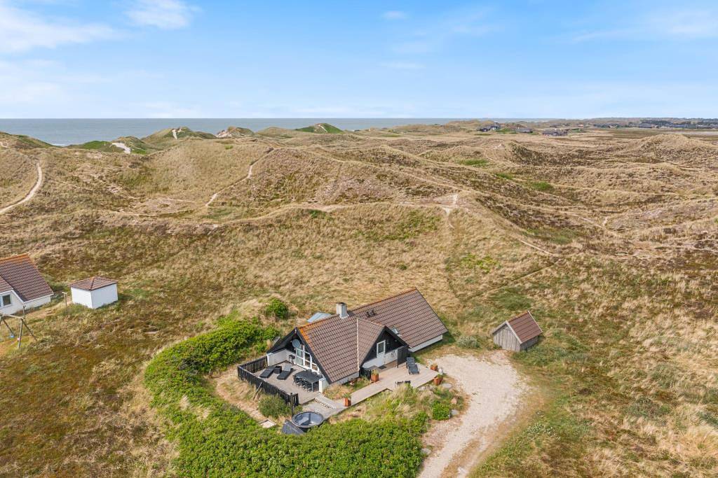 Strandnahes Ferienhaus mit Sauna in Klegod, 300 m zum Strand in Ringkøbing, Holmsland Klit