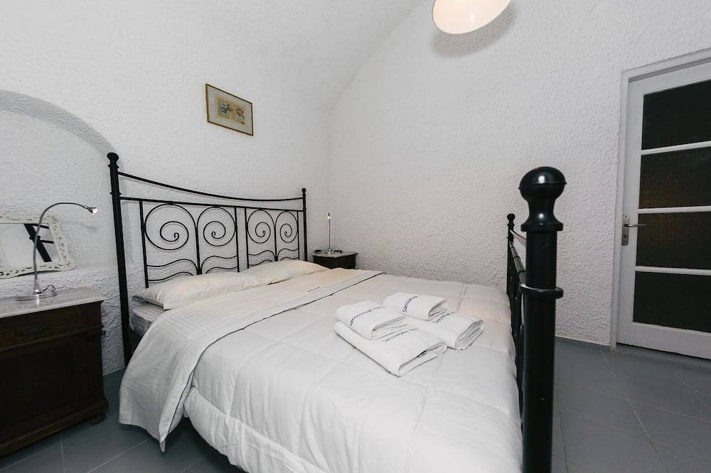 Santo Image House, House in Ormos Ammoudiou, Oia