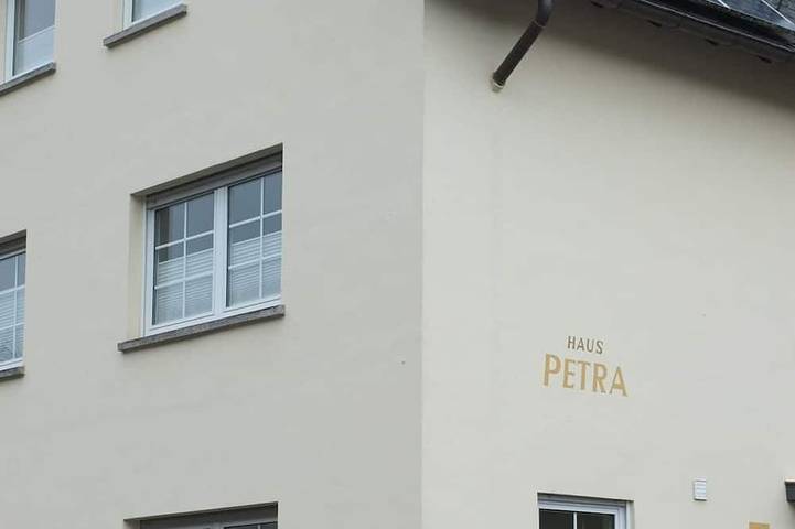 Ferienwohnung für 4 Personen, mit Balkon und Garten in Zell Stadt (Mosel)