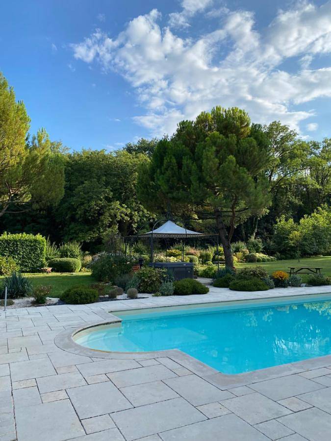 Location de vacances pour 4 personnes, avec vue ainsi que jardin et piscine à Nuits-Saint-Georges - 4