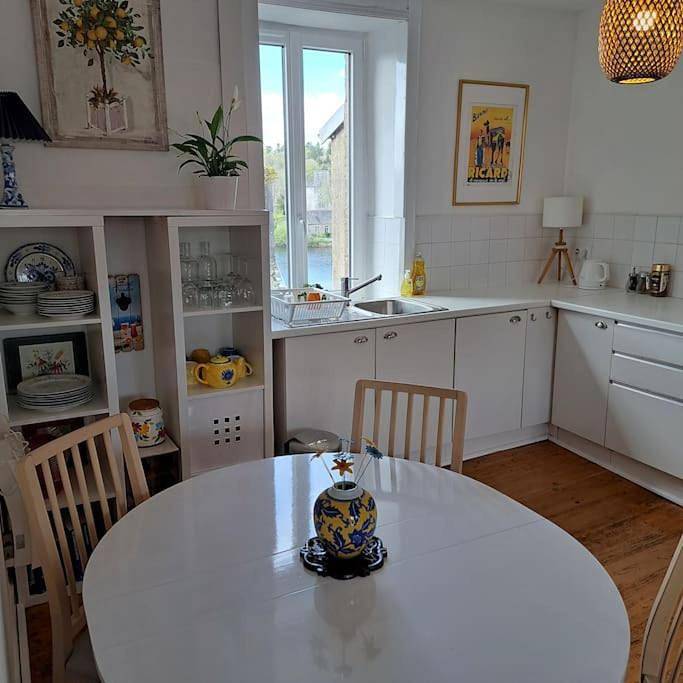 Appartement entier, Lumière et Confort en Centre Ville in Huelgoat, Région de Châteaulin