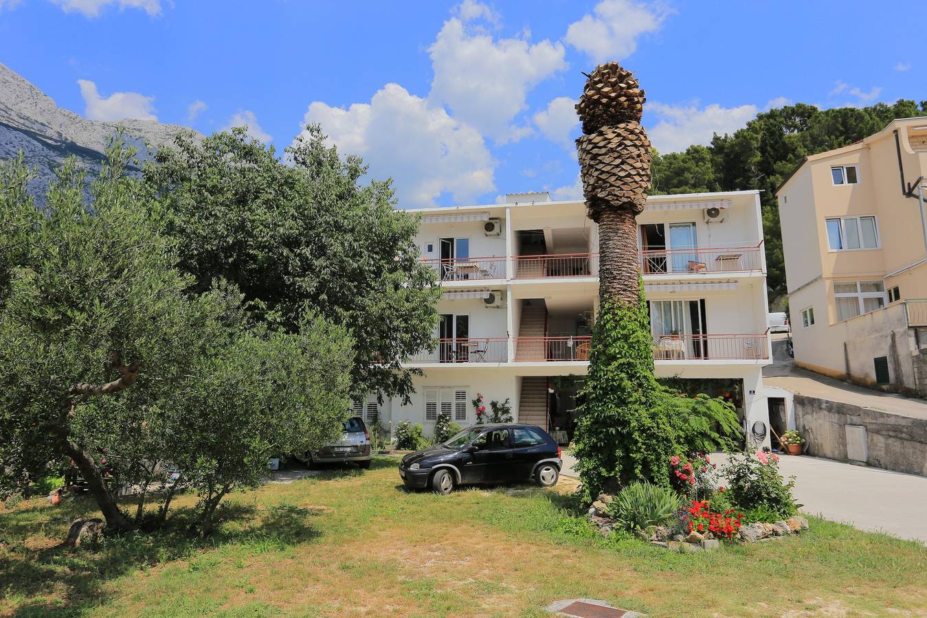 Appartement entier, Garçonniere avec le balcon et la vue sur le mer Tucepi, Makarska As-6695-e in Tučepi, Makarska riviera