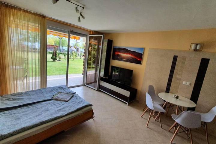 Ferienwohnung für 4 Personen, mit Ausblick und Garten sowie Seeblick - 1