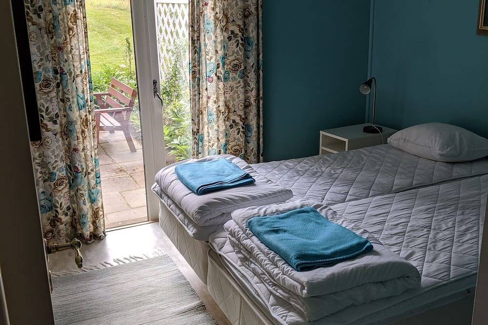 Gemütlicher Erholungshäuser mit idyliskt Blick auf den See. in Nyköping kommun